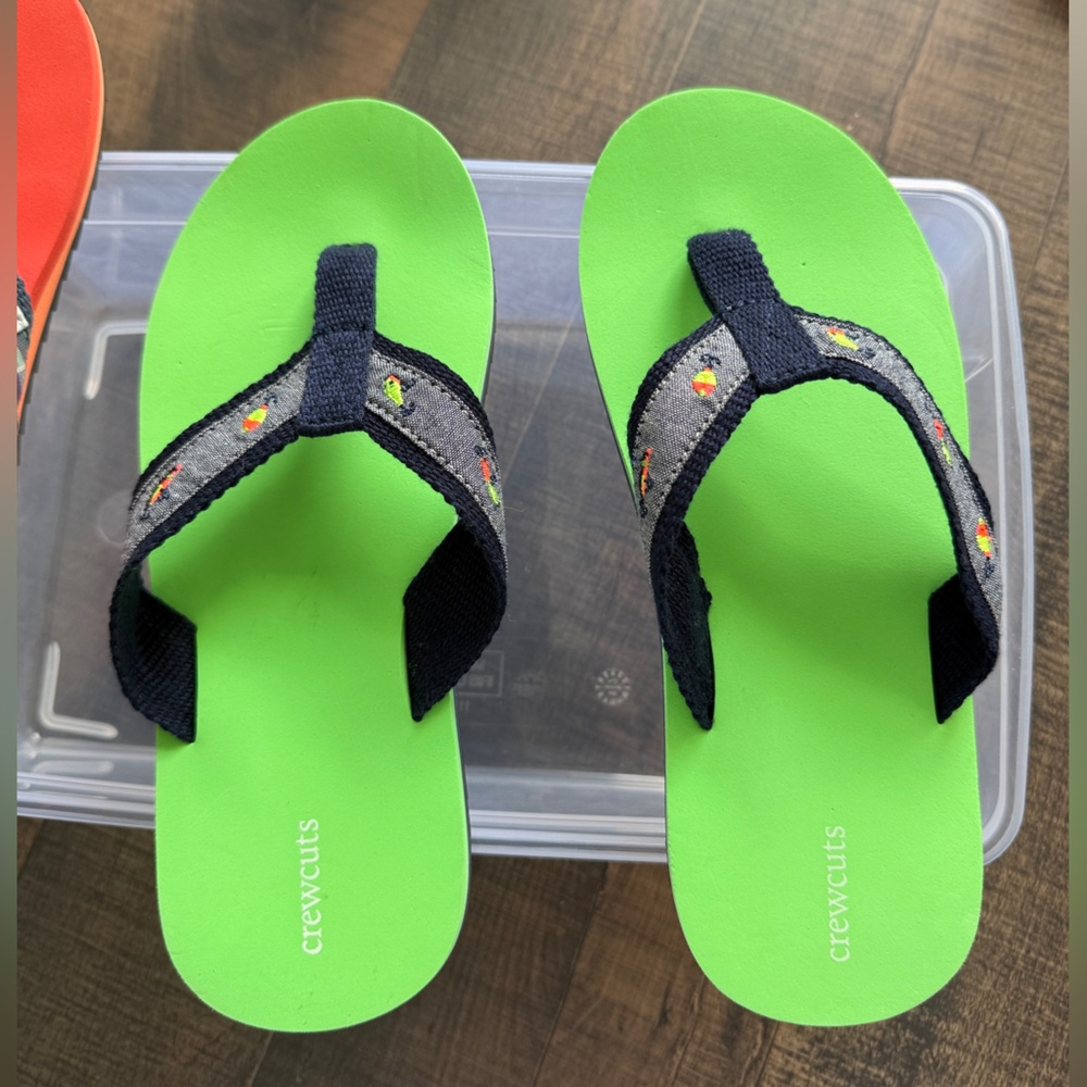 Crewcuts New Jcrew Boys Flip Flops - Lime, Med Blue & Navy Blue size K 3.  NWOT!